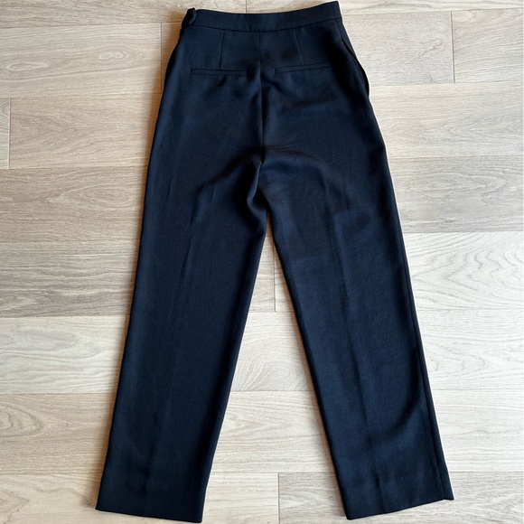 Beautiful black Aritzia Babaton pants, size 00. - Picture 5 of 6